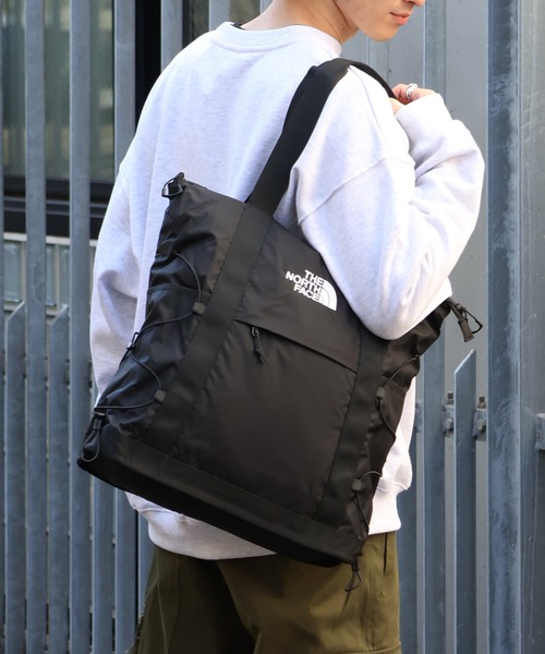 THE NORTH FACE(ザノースフェイス)の「【THE NORTH FACE/ザノースフェイス】Borealis Shoulder Bag(ボレアリス ショルダーバッグ)(トートバッグ・メンズ・ブラック/ホワイト/ライトグレー/アイボリー/ホワイト系1/カーキ系/ブラック系1・FREE)」の20枚目の写真