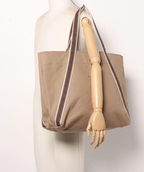THE UNION(ザユニオン)の「【THE UNION|THE COLOR】THE TOTE BAG(トートバッグ・レディース・ベージュ/グリーン・ONE SIZE)」の3枚目の写真