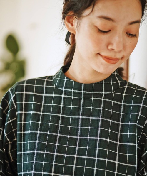 and myera（アンド マイラ）の「and myeraハイネック