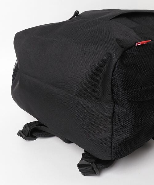 FILA（フィラ）の「ＦＩＬＡ　タックバックパック（バックパック/リュック・メンズ・ブラック×レッド/ブラック×ホワイト・FREE）」の3枚目の写真