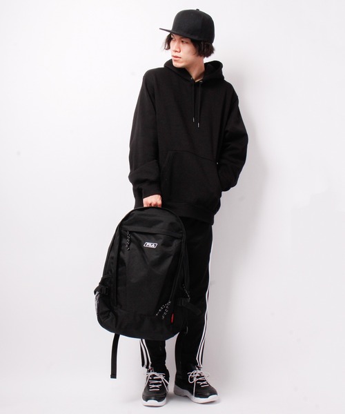FILA（フィラ）の「ＦＩＬＡ　タックバックパック（バックパック/リュック・メンズ・ブラック×レッド/ブラック×ホワイト・FREE）」の11枚目の写真