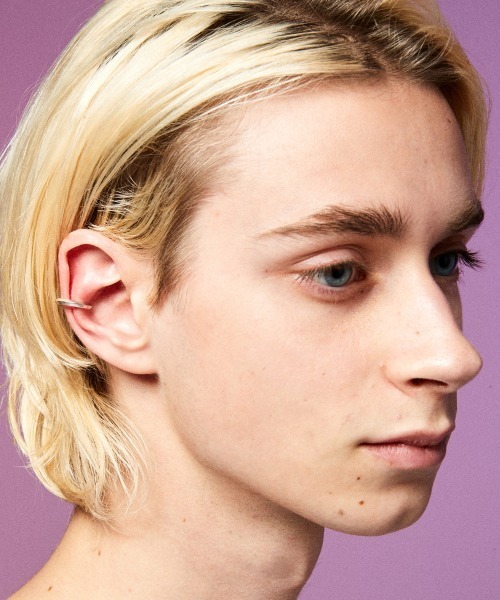 rehacer(レアセル)の「rehacer × ANIKULAPO Ear Cuff - edge- / アニクラポ カフ -エッジ -(イヤーカフ・メンズ・シルバー・FREE)」の3枚目の写真