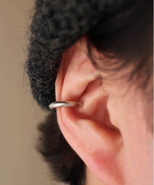 rehacer(レアセル)の「rehacer × ANIKULAPO Ear Cuff - edge- / アニクラポ カフ -エッジ -(イヤーカフ・メンズ・シルバー・FREE)」の11枚目の写真