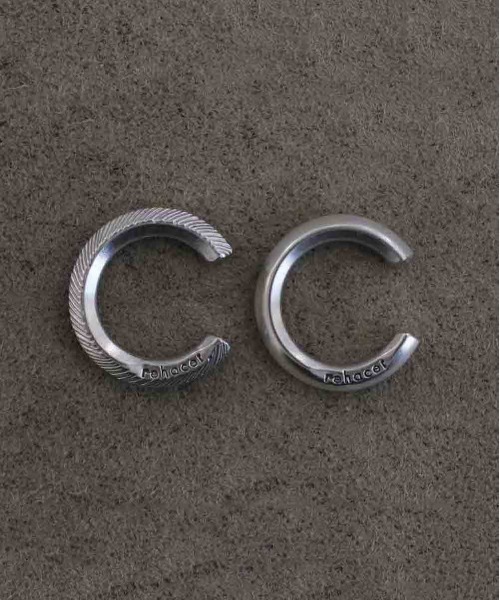 rehacer(レアセル)の「rehacer × ANIKULAPO Ear Cuff - edge- / アニクラポ カフ -エッジ -(イヤーカフ・メンズ・シルバー・FREE)」の10枚目の写真