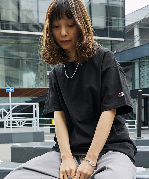 Champion(チャンピオン)の「Champion Authentic T-SHIRTS レディース チャンピオンスーパーオーバーサイズ コットンS/S Tシャツ(Tシャツ/カットソー・レディース・グレー/ホワイト/ダークグリーン/ワイン/ヘザーチャコール/アッシュ/ブラック/ロイヤルブルー/パープル/ネイビー/レッド/ライトブルー/オレンジ・S/L/M/XL)」の19枚目の写真