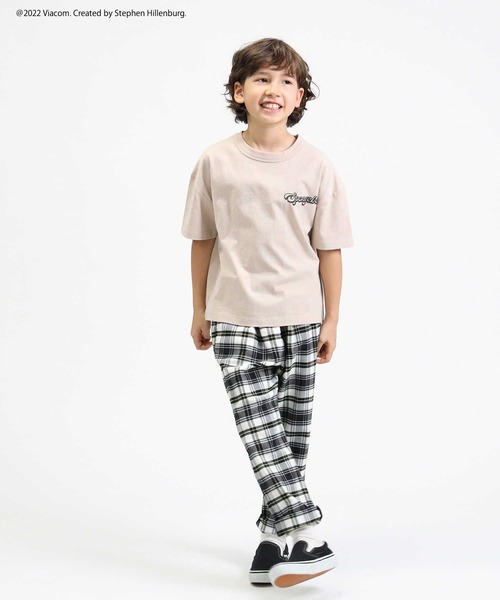Right-on(ライトオン)の「スポンジボブTシャツ(キッズサイズ)親子リンクコーデ(Tシャツ/カットソー・キッズ・ブラック/グリーン/オフホワイト/ベージュ/ブルー/パープル・105/150/140/120/130)」の13枚目の写真