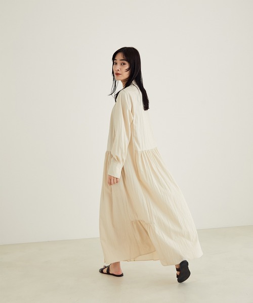 SALON adam et rope'(サロン アダム エ ロペ)の「【洗える】ティアードギャザーロングワンピース(ワンピース・レディース・オフホワイト/ライトグリーン・FREE)」の10枚目の写真