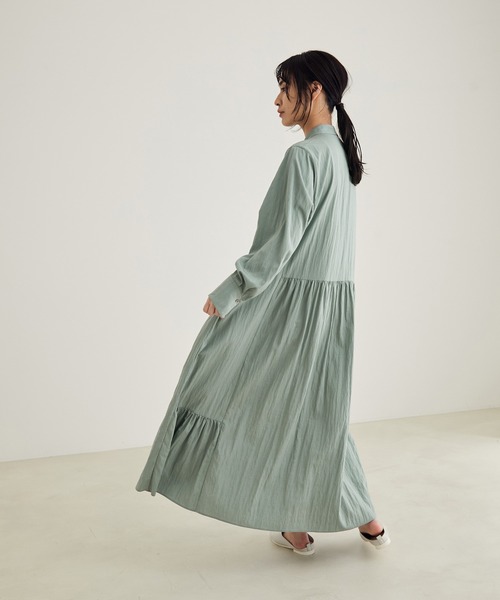 SALON adam et rope'(サロン アダム エ ロペ)の「【洗える】ティアードギャザーロングワンピース(ワンピース・レディース・オフホワイト/ライトグリーン・FREE)」の16枚目の写真