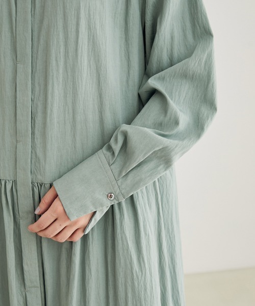 SALON adam et rope'(サロン アダム エ ロペ)の「【洗える】ティアードギャザーロングワンピース(ワンピース・レディース・オフホワイト/ライトグリーン・FREE)」の17枚目の写真