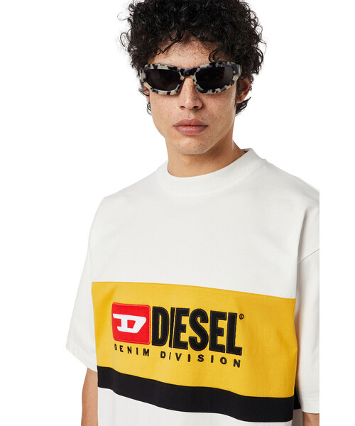 DIESEL（ディーゼル）の「メンズ Tシャツ リラックスフィット プリント（Tシャツ/カットソー・メンズ・ホワイト/ブラック・SMALL/MEDIUM/LARGE/X-LARGE/XX-LARGE/X-SMALL）」の5枚目の写真