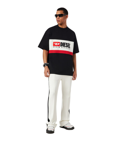 DIESEL（ディーゼル）の「メンズ Tシャツ リラックスフィット プリント（Tシャツ/カットソー・メンズ・ホワイト/ブラック・SMALL/MEDIUM/LARGE/X-LARGE/XX-LARGE/X-SMALL）」の11枚目の写真