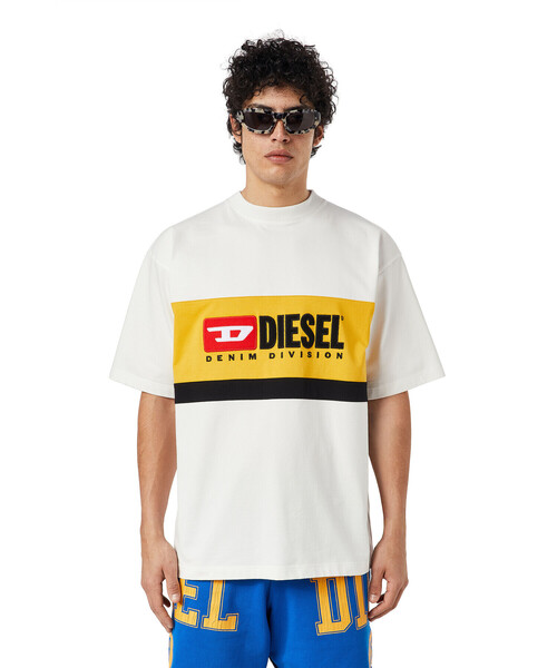 DIESEL（ディーゼル）の「メンズ Tシャツ リラックスフィット プリント（Tシャツ/カットソー・メンズ・ホワイト/ブラック・SMALL/MEDIUM/LARGE/X-LARGE/XX-LARGE/X-SMALL）」の17枚目の写真