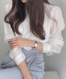 クルーネックギャザースリーブブラウス