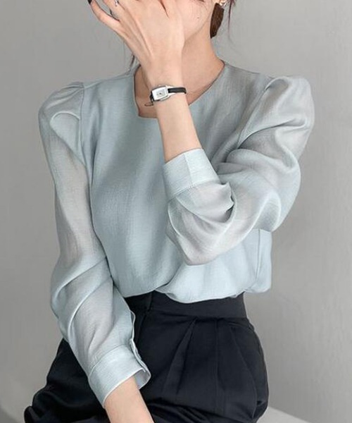 LAFFMO（ラフモ）の「クルーネックギャザースリーブブラウス（シャツ/ブラウス・レディース・ホワイト/ベージュ/ブルー・F）」の10枚目の写真