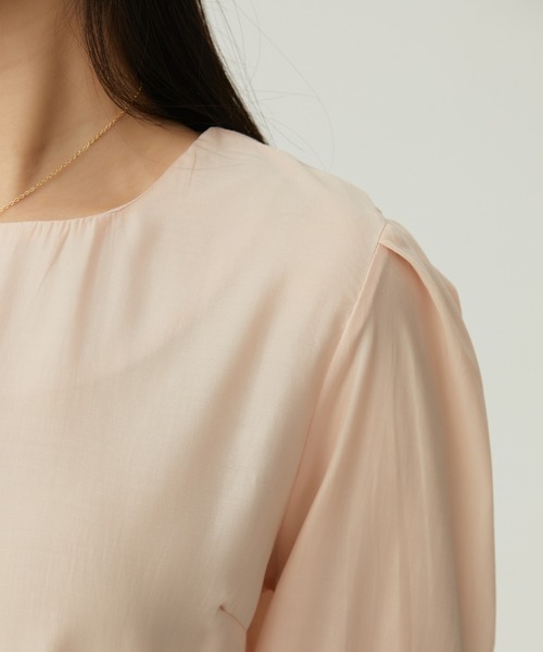 LAFFMO（ラフモ）の「クルーネックギャザースリーブブラウス（シャツ/ブラウス・レディース・ホワイト/ベージュ/ブルー・F）」の14枚目の写真