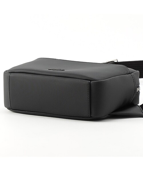 LACOSTE（ラコステ）の「メンズクラシック ピケリポーターバッグ（ショルダーバッグ・メンズ・ネイビー/ブラック・FREE）」の15枚目の写真