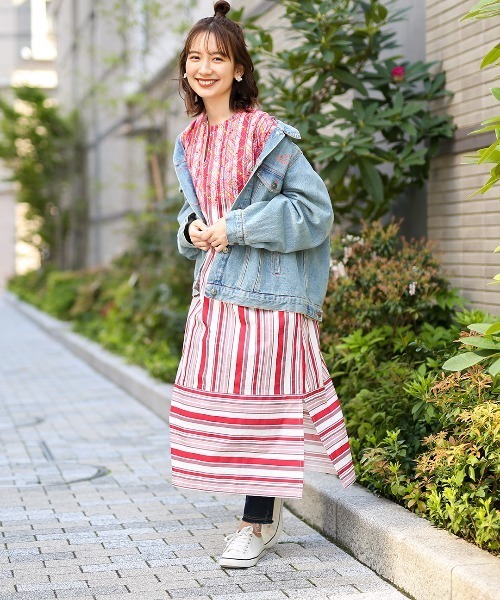 チチカカ（チチカカ）の「ShantiShanti ウィピールストライプチュニックドレス【WEB限定】（ワンピース・レディース・ブラック/ナチュラル/レッド・FREE）」の8枚目の写真