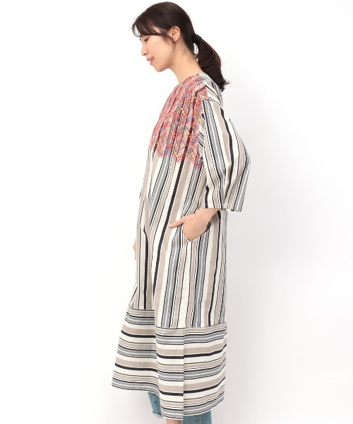 チチカカ（チチカカ）の「ShantiShanti ウィピールストライプチュニックドレス【WEB限定】（ワンピース・レディース・ブラック/ナチュラル/レッド・FREE）」の12枚目の写真