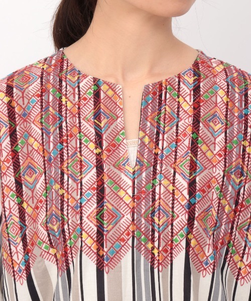 チチカカ（チチカカ）の「ShantiShanti ウィピールストライプチュニックドレス【WEB限定】（ワンピース・レディース・ブラック/ナチュラル/レッド・FREE）」の14枚目の写真