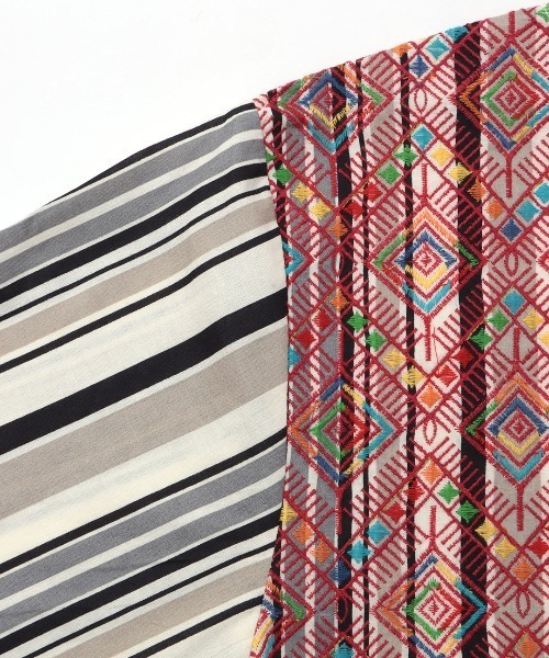 チチカカ（チチカカ）の「ShantiShanti ウィピールストライプチュニックドレス【WEB限定】（ワンピース・レディース・ブラック/ナチュラル/レッド・FREE）」の18枚目の写真