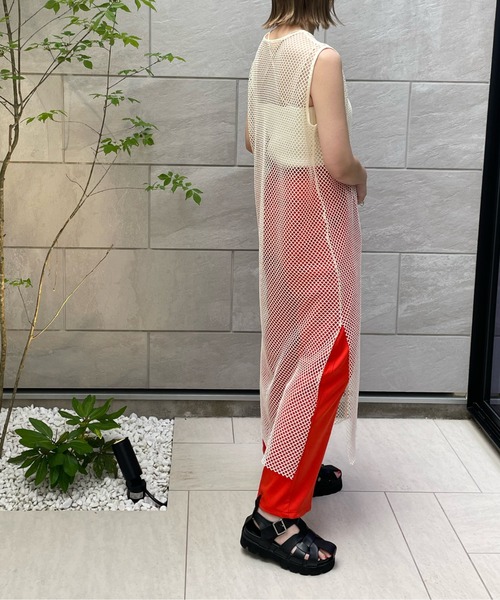 y/m by misato（イムバイミサト）の「カットメッシュロングトップス（ベスト・レディース・ブラック/アイボリー・FREE）」の6枚目の写真