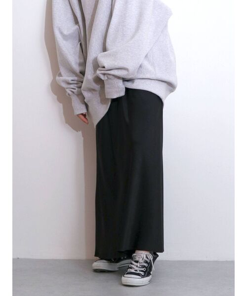 Ungrid（アングリッド）の「サテンフィットマキシスカート（スカート・レディース・ブラック/グリーン/アイボリー・FREE）」の20枚目の写真