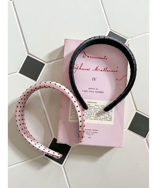 JUMELLE(ジュメロ)の「ピンドットカチューシャ(カチューシャ・レディース・ブラック/ピンク・FREE)」の2枚目の写真