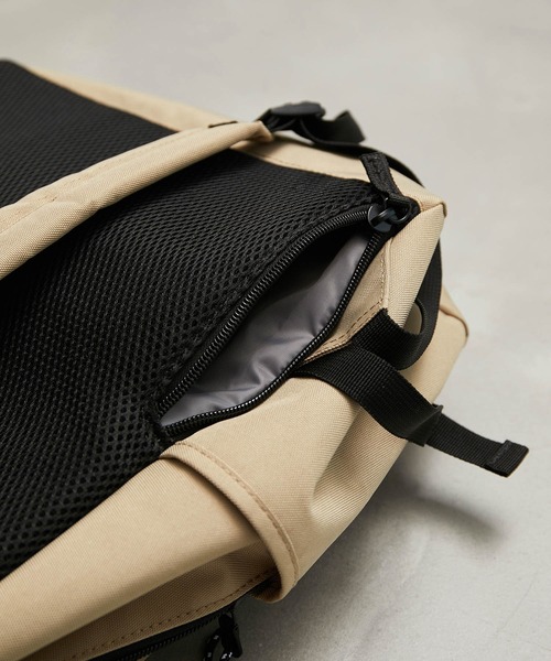 ROPE' PICNIC（ロペピクニック）の「【WEB限定カラー:パープル】撥水加工/リサイクルポリエステルスクエアリュック 18L（バックパック/リュック・レディース・ブラック/ベージュ/パープル系その他・FREE）」の8枚目の写真