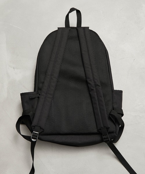 ROPE' PICNIC（ロペピクニック）の「【WEB限定カラー:パープル】撥水加工/リサイクルポリエステルスクエアリュック 18L（バックパック/リュック・レディース・ブラック/ベージュ/パープル系その他・FREE）」の15枚目の写真