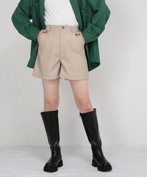 Honeys（ハニーズ）の「合皮ショートパンツ（その他パンツ・レディース・ブラック/ベージュ/ブラウン・S/M/L）」の3枚目の写真