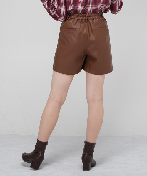 Honeys（ハニーズ）の「合皮ショートパンツ（その他パンツ・レディース・ブラック/ベージュ/ブラウン・S/M/L）」の11枚目の写真