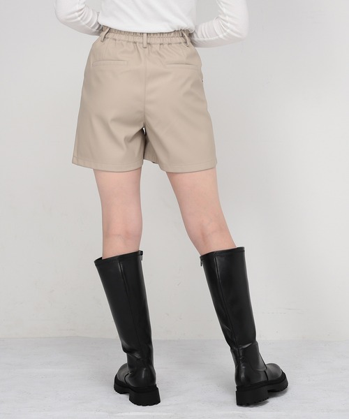 Honeys（ハニーズ）の「合皮ショートパンツ（その他パンツ・レディース・ブラック/ベージュ/ブラウン・S/M/L）」の15枚目の写真