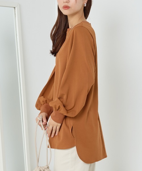 OMNES（オムネス）の「梨地バックヘンリーボリュームスリーブプルオーバー長袖（その他トップス・レディース・ブラック/グリーン/アイボリー/キャメル/ベージュ/ブルー/ピンク・FREE）」の6枚目の写真