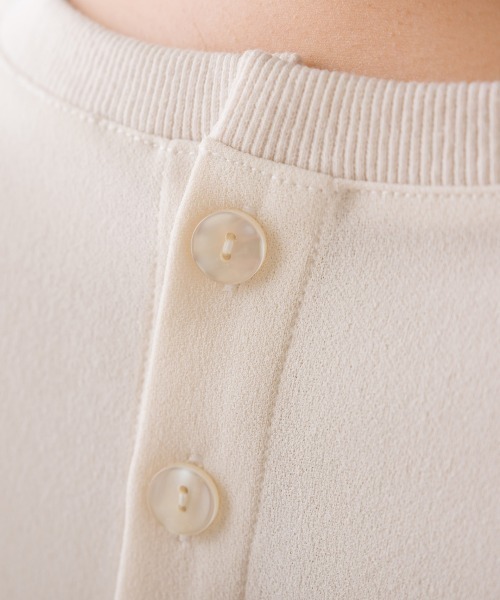 OMNES（オムネス）の「梨地バックヘンリーボリュームスリーブプルオーバー長袖（その他トップス・レディース・ブラック/グリーン/アイボリー/キャメル/ベージュ/ブルー/ピンク・FREE）」の10枚目の写真