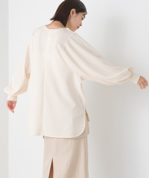 OMNES（オムネス）の「梨地バックヘンリーボリュームスリーブプルオーバー長袖（その他トップス・レディース・ブラック/グリーン/アイボリー/キャメル/ベージュ/ブルー/ピンク・FREE）」の16枚目の写真