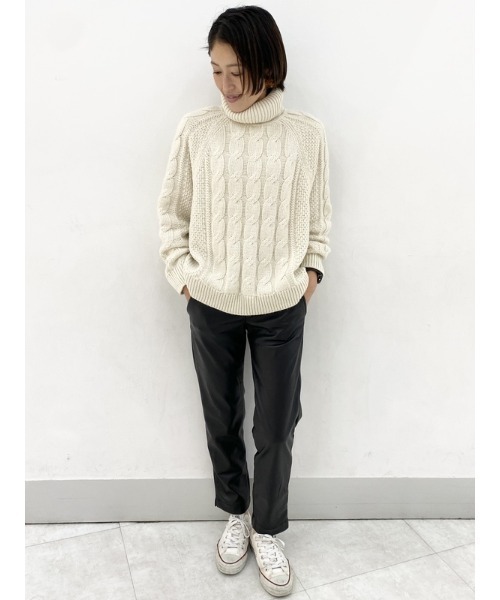 GAP（ギャップ）の「ミッドライズ フェイクレザー イージーパンツ（その他パンツ・レディース・ブラック・XS/S/M/L/XXS）」の9枚目の写真