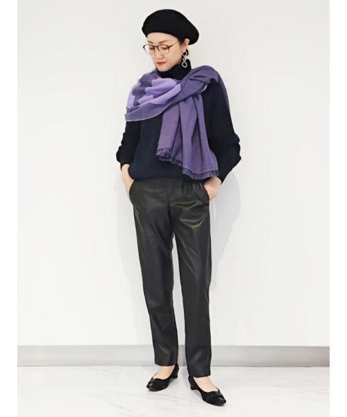 GAP（ギャップ）の「ミッドライズ フェイクレザー イージーパンツ（その他パンツ・レディース・ブラック・XS/S/M/L/XXS）」の11枚目の写真