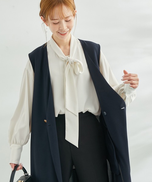 ROPE' PICNIC（ロペピクニック）の「【WEB限定】ミドル丈きれいめブラウス（シャツ/ブラウス・レディース・オフホワイト/ライトグレー/ネイビー・38）」の2枚目の写真