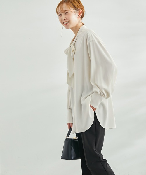ROPE' PICNIC（ロペピクニック）の「【WEB限定】ミドル丈きれいめブラウス（シャツ/ブラウス・レディース・オフホワイト/ライトグレー/ネイビー・38）」の11枚目の写真
