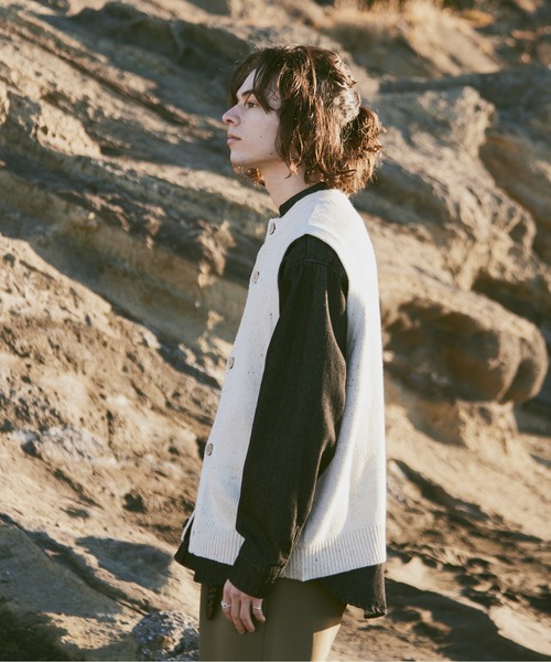CASPER JOHN(キャスパージョン)の「Nep knit vest/ネップニットベスト(ベスト・メンズ・ブルー/アイボリー・SMALL/MEDIUM/LARGE)」の5枚目の写真