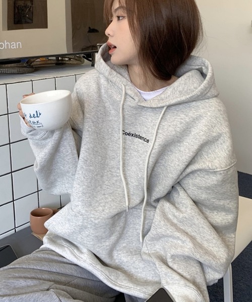 AsRiRe(アスリレイ)の「【AsRiRe】ロゴプリントオーバーサイズ裏起毛パーカ-(パーカー・レディース・ホワイト/グレー/ダークグレー・M)」の13枚目の写真