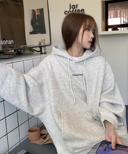 AsRiRe(アスリレイ)の「【AsRiRe】ロゴプリントオーバーサイズ裏起毛パーカ-(パーカー・レディース・ホワイト/グレー/ダークグレー・M)」の14枚目の写真