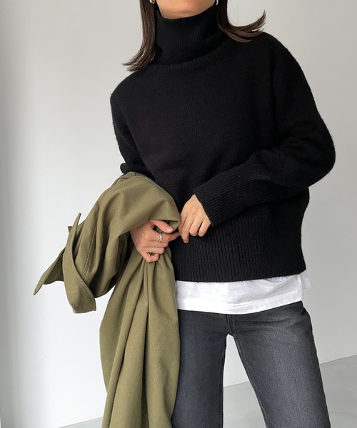 CANAL JEAN(キャナルジーン)の「El mar ボリュームスリーブハイネックニット(ニット/セーター・レディース・アイボリー/ブラック・ONE SIZE)」の1枚目の写真