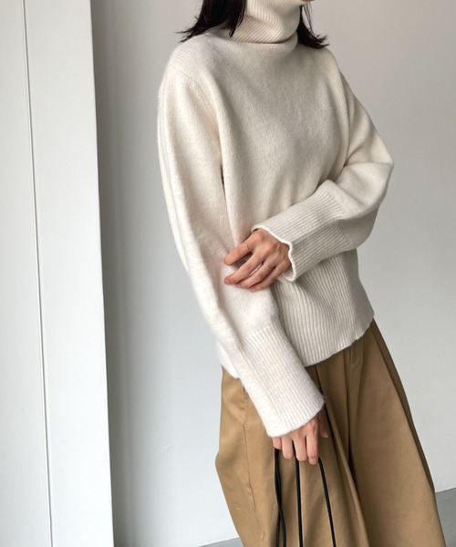 CANAL JEAN(キャナルジーン)の「El mar ボリュームスリーブハイネックニット(ニット/セーター・レディース・アイボリー/ブラック・ONE SIZE)」の3枚目の写真