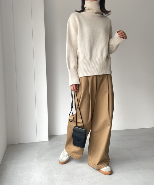 CANAL JEAN(キャナルジーン)の「El mar ボリュームスリーブハイネックニット(ニット/セーター・レディース・アイボリー/ブラック・ONE SIZE)」の9枚目の写真