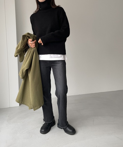 CANAL JEAN(キャナルジーン)の「El mar ボリュームスリーブハイネックニット(ニット/セーター・レディース・アイボリー/ブラック・ONE SIZE)」の5枚目の写真