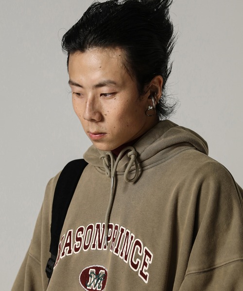 MASONPRINCE(メイソンプリンス)の「オーバーサイズ カレッジ風ロゴ ヴィンテージ加工パーカー WY6185【MASONPRINCE】(パーカー・メンズ・ベージュ/ダークグレー・L/M/S)」の10枚目の写真