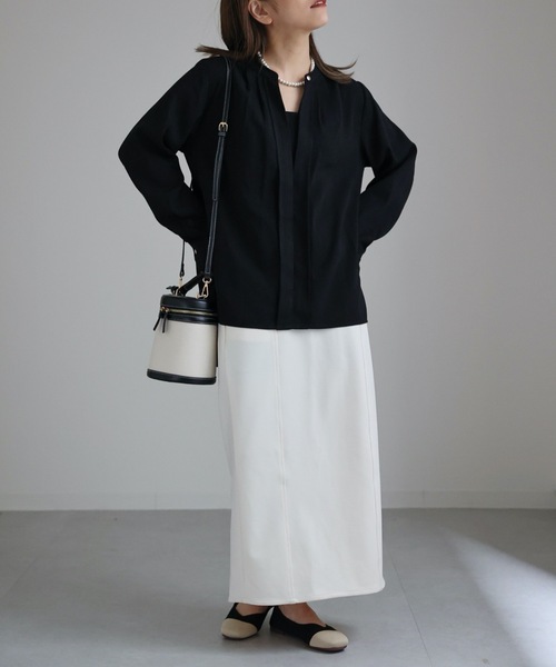 ap retro(アプレトロ)の「スキッパーボタンブラウス ノーカラーブラウス 2WAYブラウス(シャツ/ブラウス・レディース・ブラック/グレイッシュベージュ/ホワイト・FREE)」の22枚目の写真