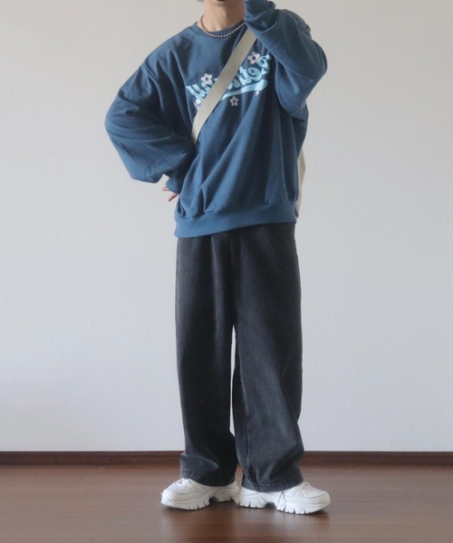 ADAMASTE(アダマスト)の「フラワー刺繍カレッジロゴスウェット(スウェット・メンズ・ラベンダー/ライトグレー/ブルー・SMALL/MEDIUM/LARGE)」の16枚目の写真