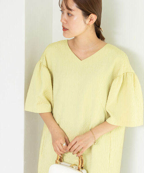 NOLLEY’S(ノーリーズ)の「◇【WEB限定】フクレジャガードギャザースリーブコクーンワンピース(ワンピース・レディース・オフホワイト/ネイビー/サックスブルー/イエロー・36/38)」の8枚目の写真